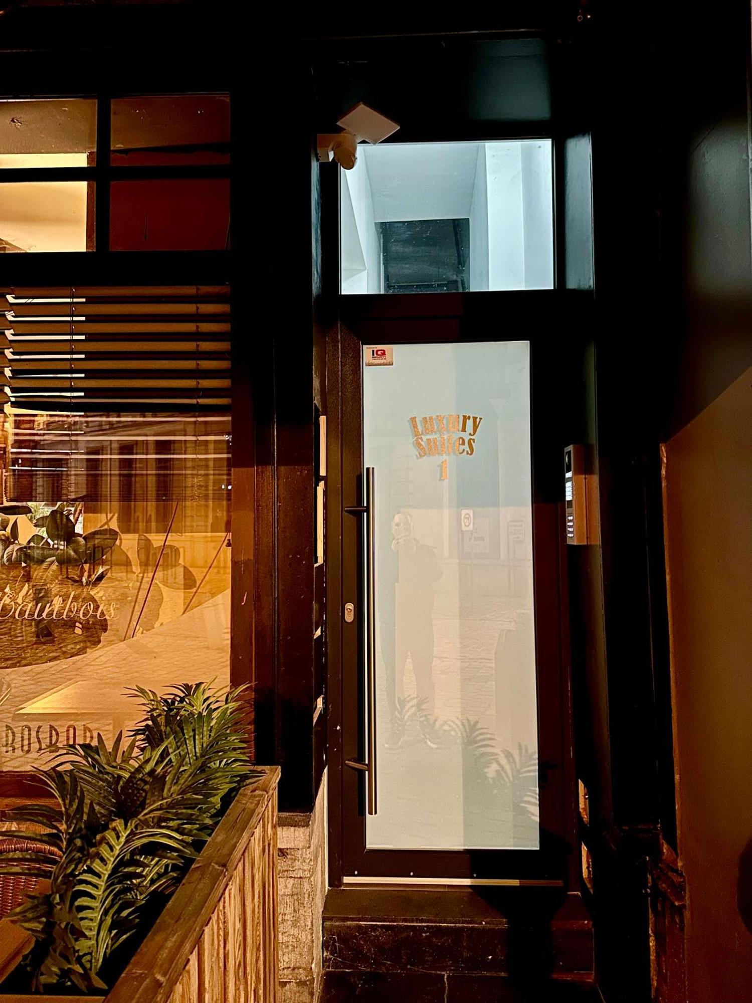 Luxury Suites Mons By Rikas Hotels Ngoại thất bức ảnh