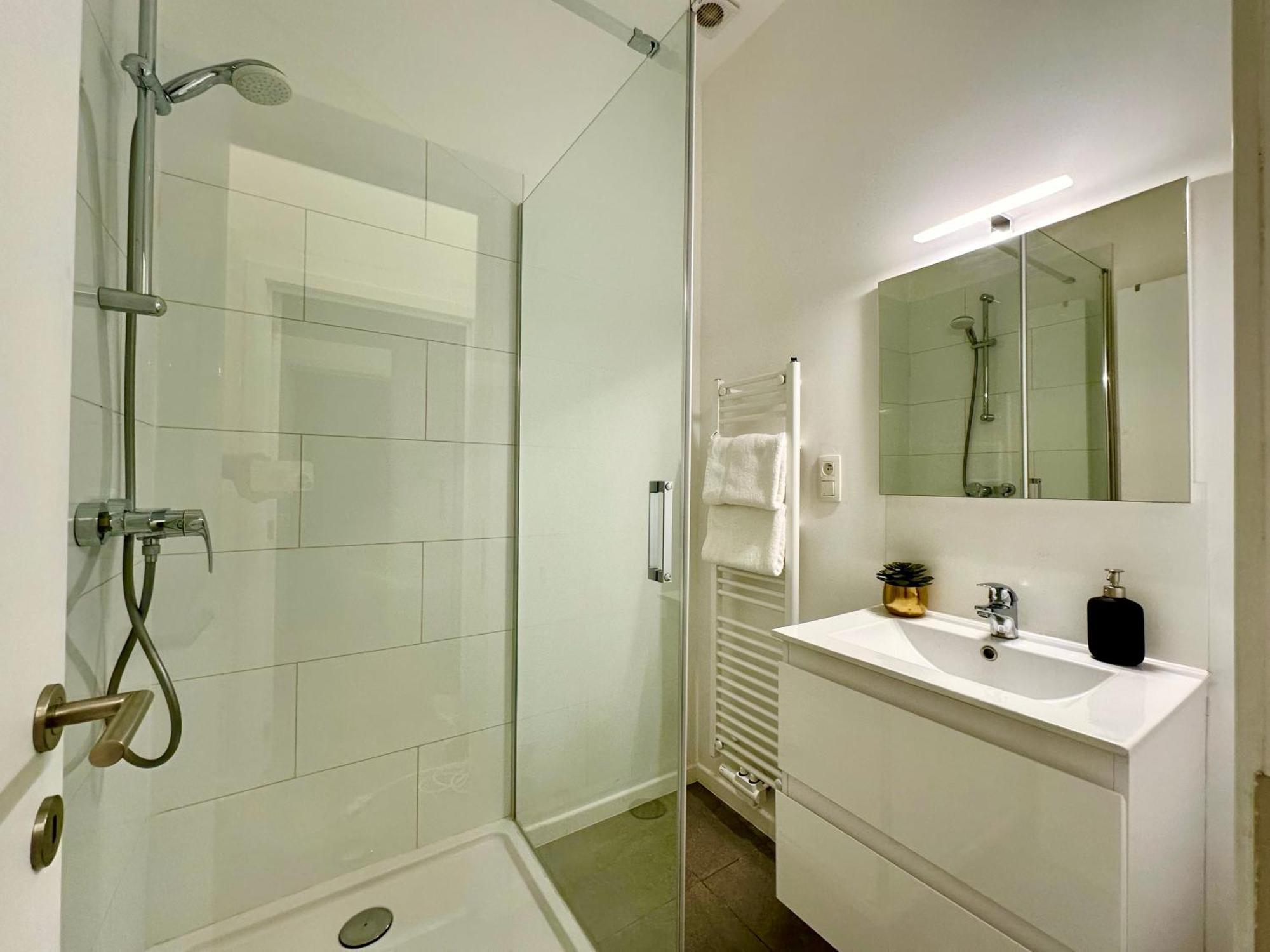 Luxury Suites Mons By Rikas Hotels Ngoại thất bức ảnh