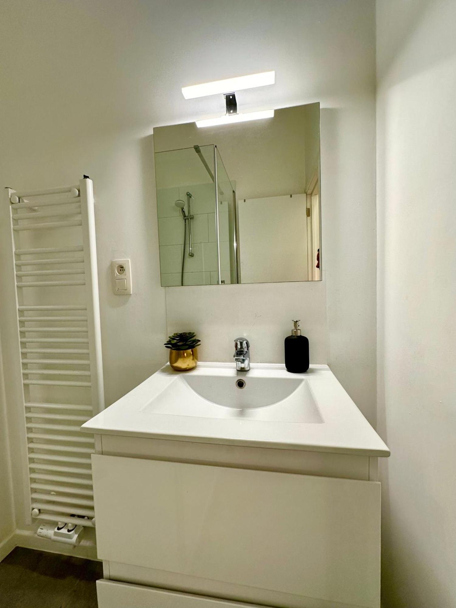Luxury Suites Mons By Rikas Hotels Ngoại thất bức ảnh