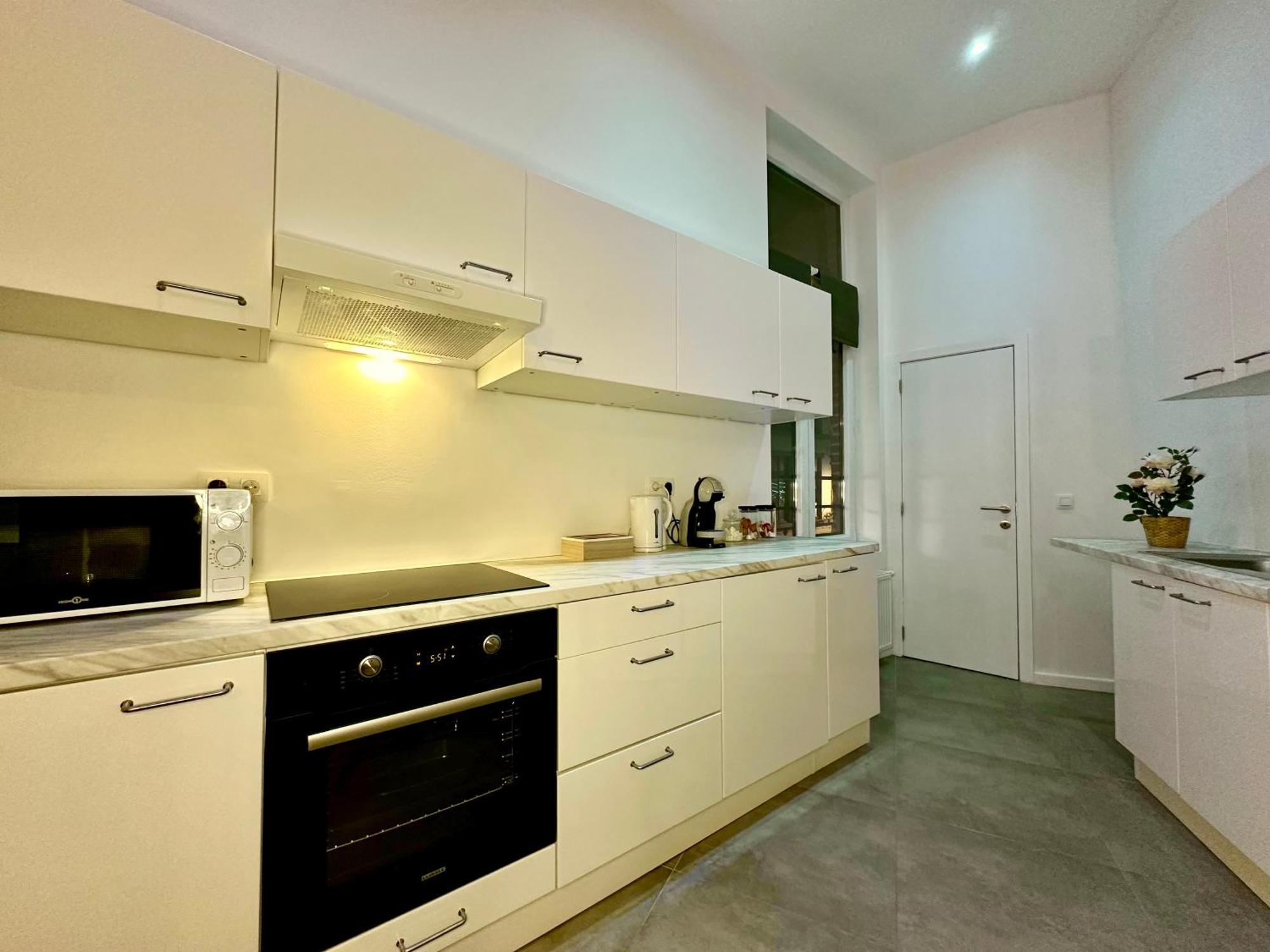 Luxury Suites Mons By Rikas Hotels Ngoại thất bức ảnh