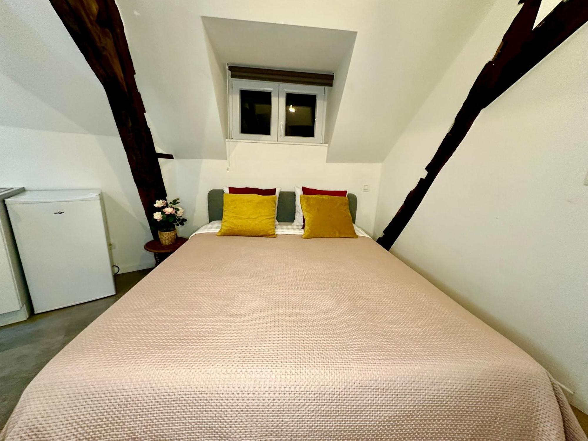 Luxury Suites Mons By Rikas Hotels Ngoại thất bức ảnh