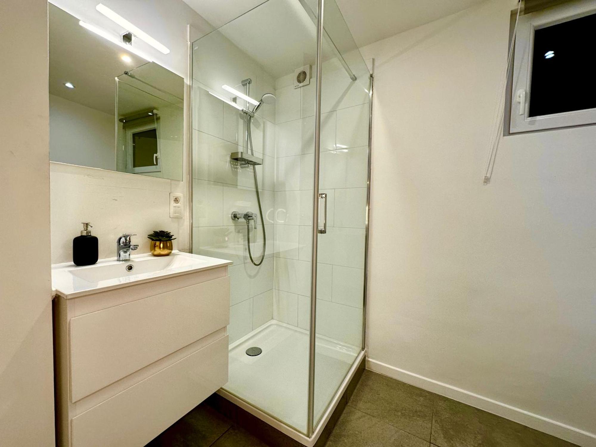 Luxury Suites Mons By Rikas Hotels Ngoại thất bức ảnh