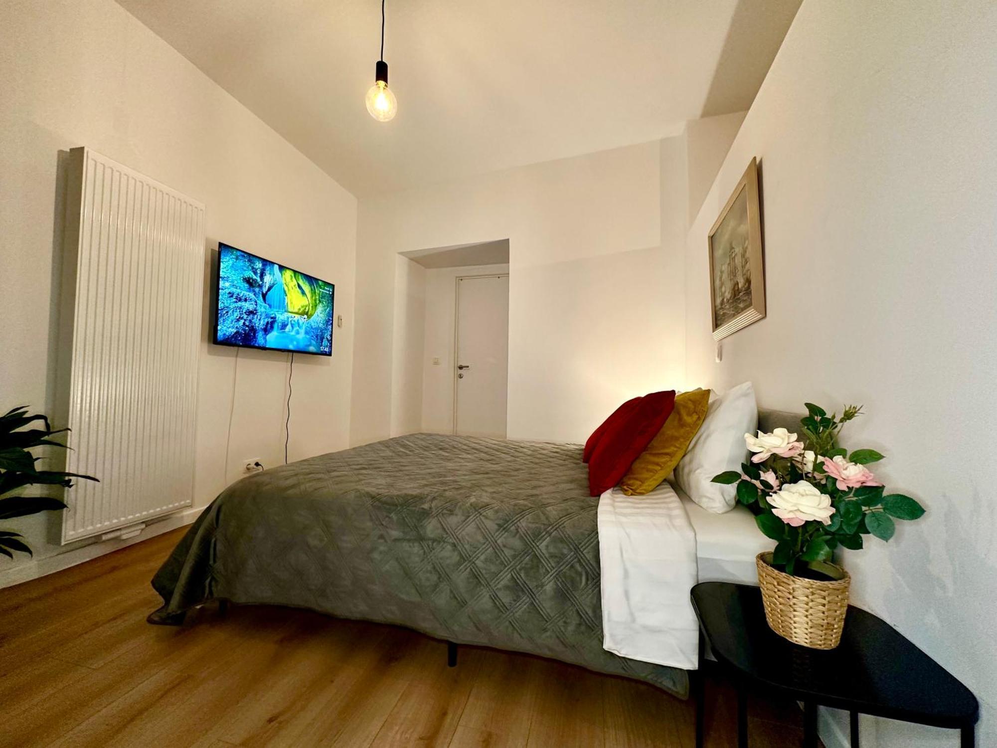 Luxury Suites Mons By Rikas Hotels Ngoại thất bức ảnh