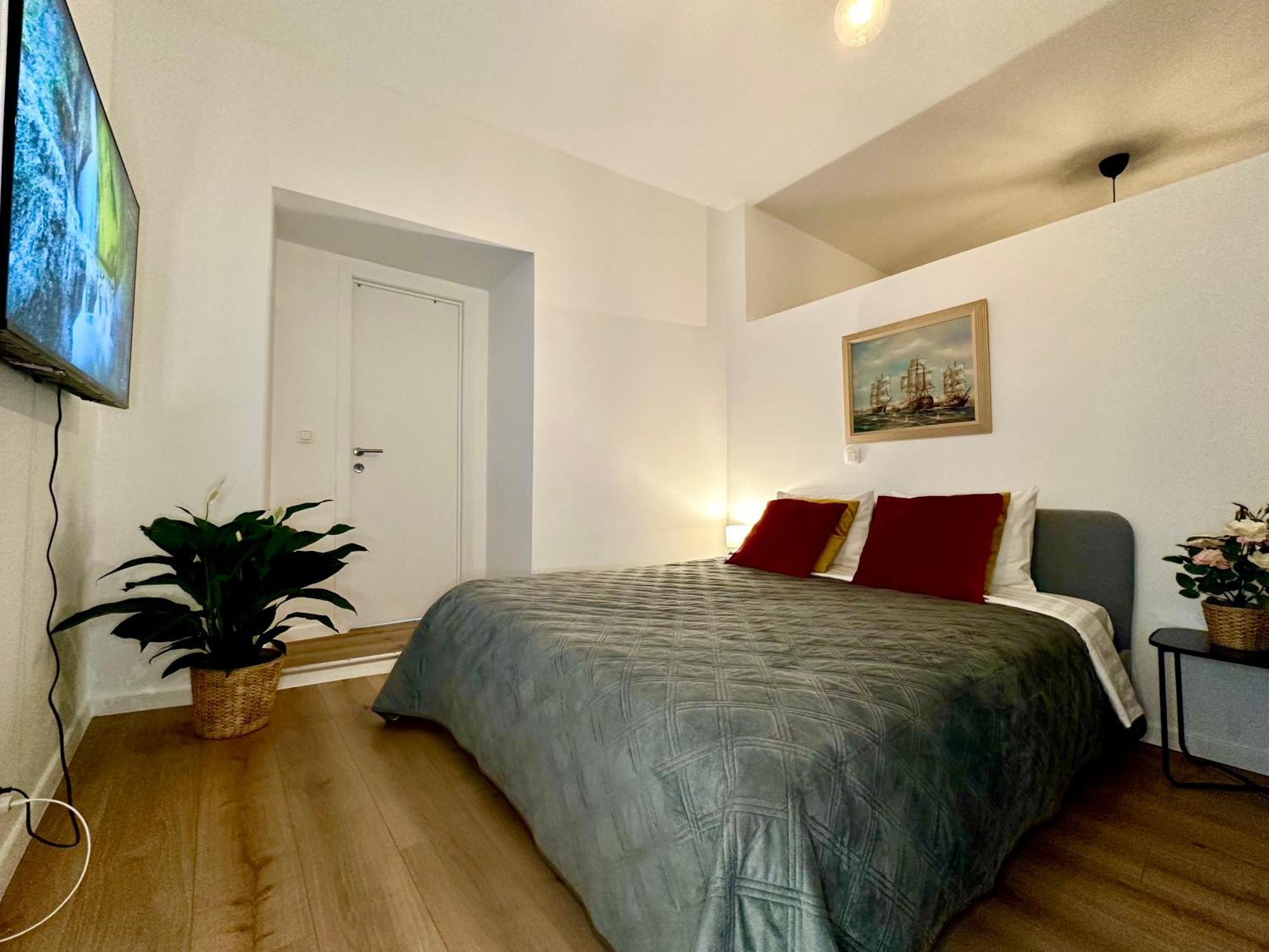 Luxury Suites Mons By Rikas Hotels Ngoại thất bức ảnh